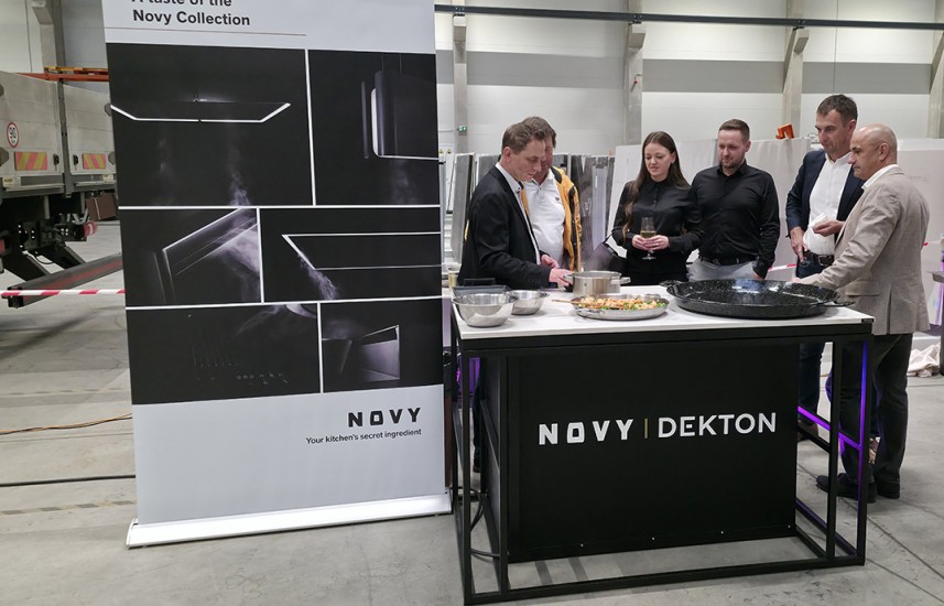 „Neviditelná indukce“ Novy i revoluční materiál kuchyňských desek na akci firmy Cosentino